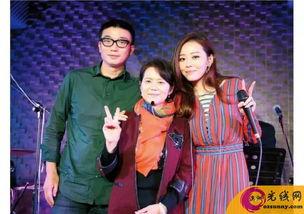 娱乐圈吃瓜综艺小说,瓜田里的甜蜜陷阱